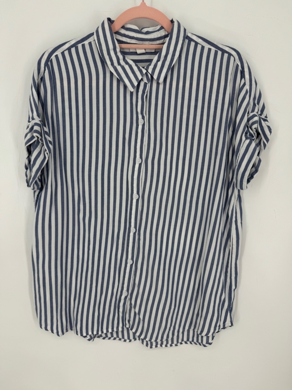 beachlunchlounge Blue+White Lightweight Striped Button-Up Size Large Top